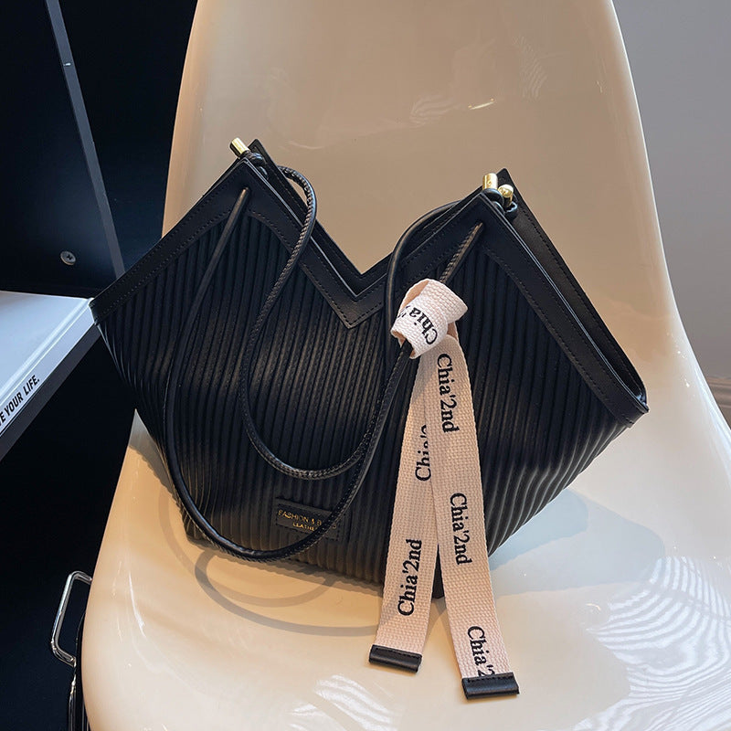 Heart-Shaped Vertical Tote Bag β Trendy French-Korean Style Shoulder Purse for Women