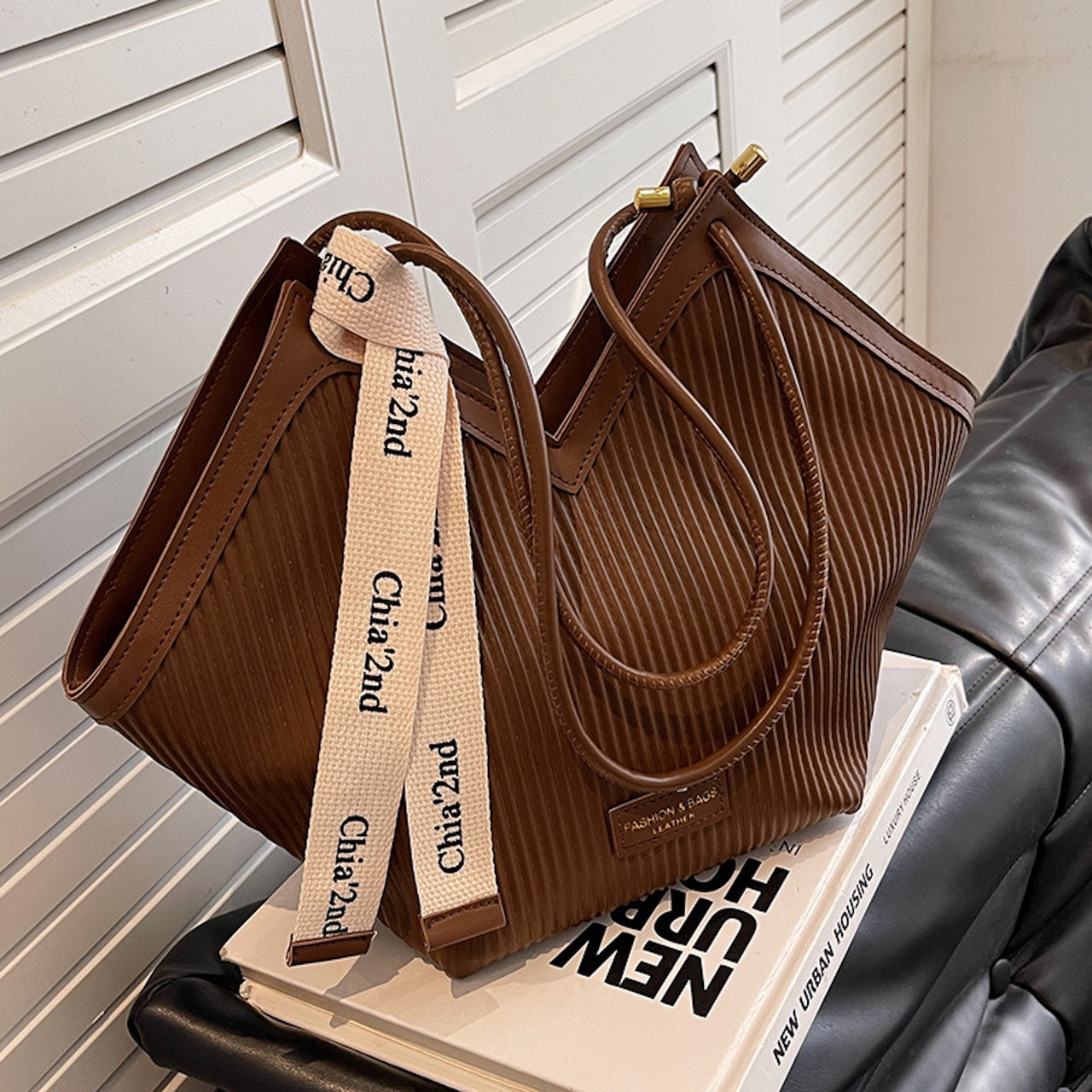 Heart-Shaped Vertical Tote Bag β Trendy French-Korean Style Shoulder Purse for Women