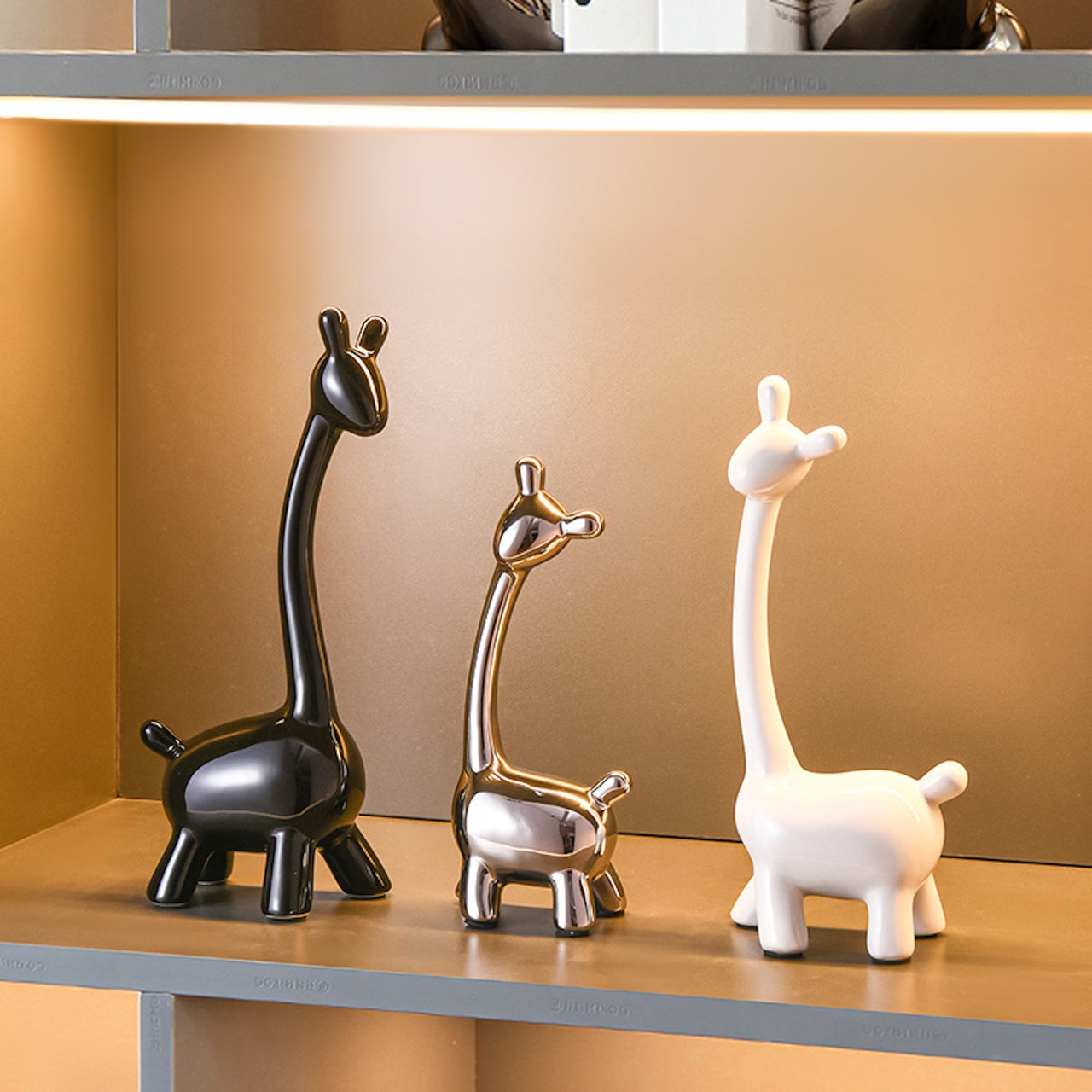 4-Piece Ceramic Giraffe Figurine Set – Modern Luxe Decor
