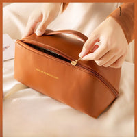 Chic Travel Makeup Bag – Large, Stylish & Spill-Proof Cosmetic Organizer
