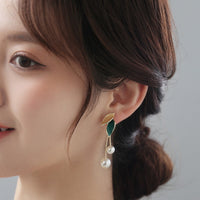 Pearl Leaf Tassel Earrings – Elegant Gold Drop Design for Women