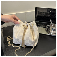 Woven Pearl Chain Bucket Bag – Elegant Lightweight Summer Purse