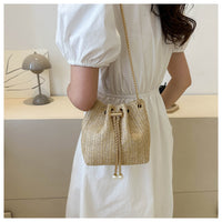 Woven Pearl Chain Bucket Bag – Elegant Lightweight Summer Purse