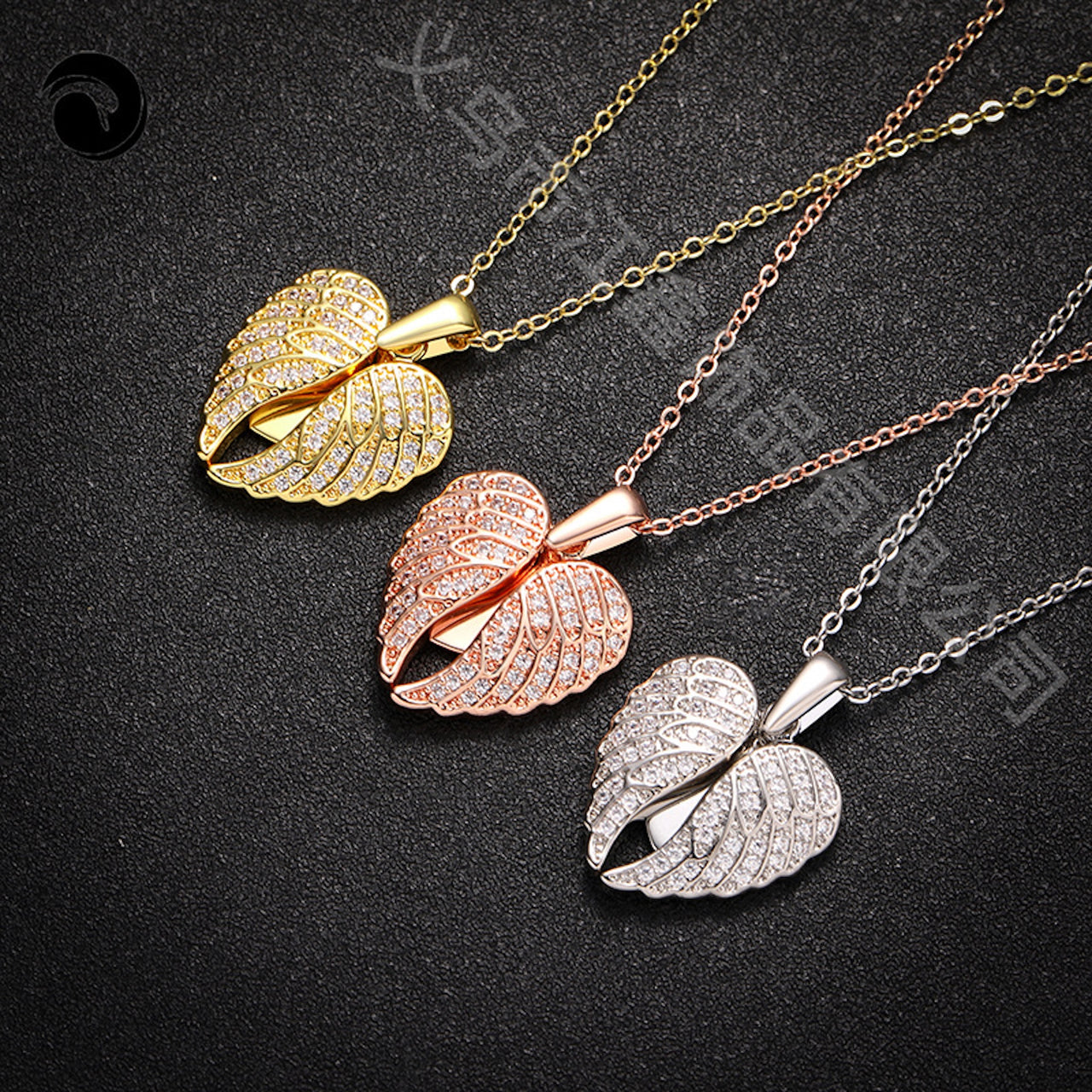 Gold-Plated Heart Wings Pendant Necklace – Korean-Style Statement Clavicle Chain