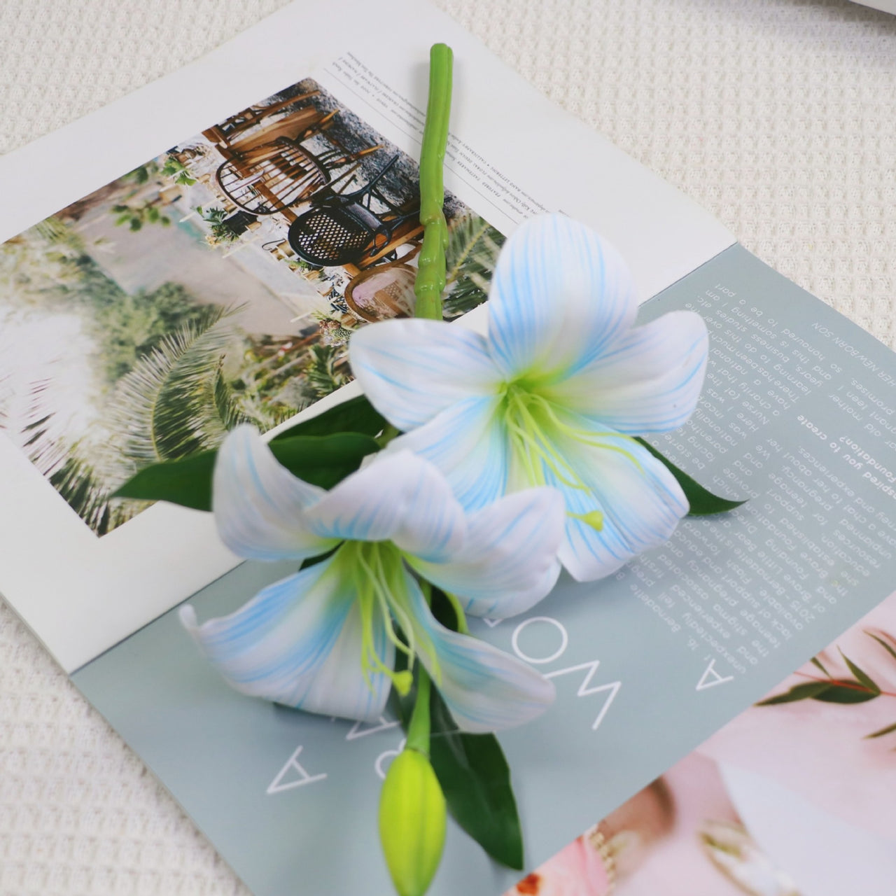 Dopamine Ripple Vase with Real-Touch Lily Flowers