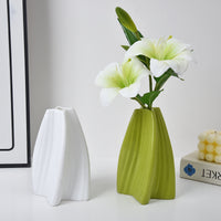 Dopamine Ripple Vase with Real-Touch Lily Flowers