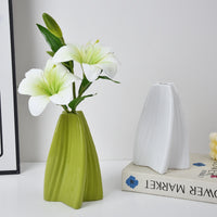 Dopamine Ripple Vase with Real-Touch Lily Flowers