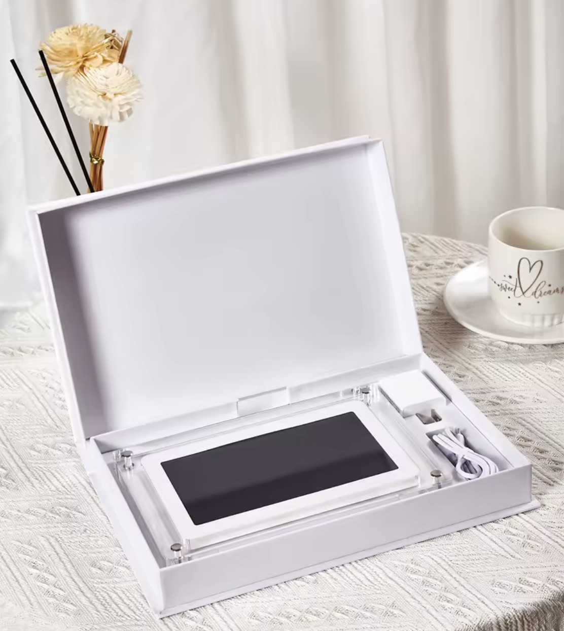 HeartWindow – A Frame Where Every Memory Lives